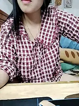 Snapshot of cream1299 chatting on 03-02-25, 12:11 cream1299 online show from 03-02-25, 12:11