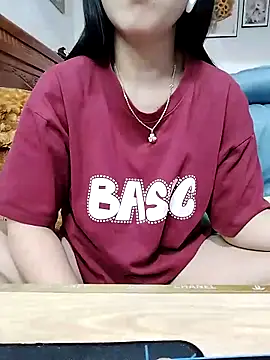 Snapshot of cream1299 chatting on 03-05-25, 12:00 cream1299 online show from 03-05-25, 12:00