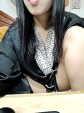 Snapshot of cream1299 chatting on 03-09-25, 09:13 cream1299 online show from 03-09-25, 09:13