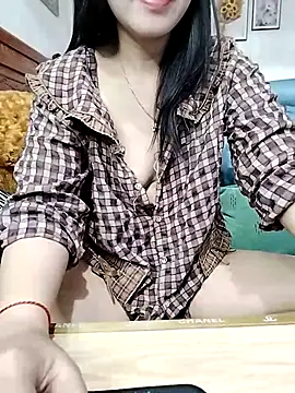 Snapshot of cream1299 chatting on 03-09-25, 09:36 cream1299 online show from 03-09-25, 09:36