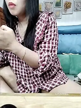 Snapshot of cream1299 chatting on 03-12-25, 11:53 cream1299 online show from 03-12-25, 11:53