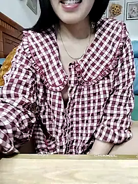 Snapshot of cream1299 chatting on 03-12-25, 09:56 cream1299 online show from 03-12-25, 09:56