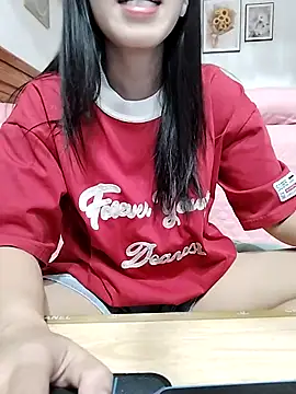 Snapshot of cream1299 chatting on 10-13-25, 07:52 cream1299 online show from 10-13-25, 07:52