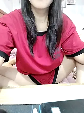 Snapshot of cream1299 chatting on 10-28-25, 12:47 cream1299 online show from 10-28-25, 12:47