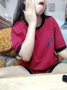 Snapshot of cream1299 chatting on 12-17-25, 02:39 cream1299 online show from 12-17-25, 02:39