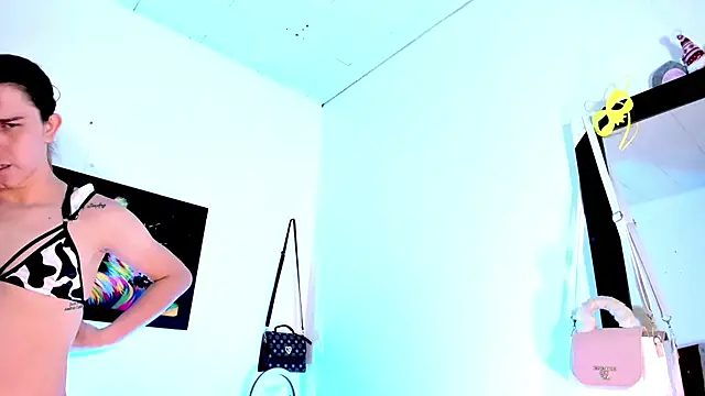 Snapshot of la_ratona_1 chatting on 05-23-26, 10:52 la ratona 1 online show from 05-23-26, 10:52