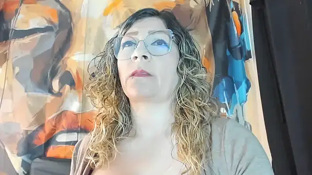 Snapshot of eva1saenz chatting on 06-19-26, 11:19 eva1saenz online show from 06-19-26, 11:19
