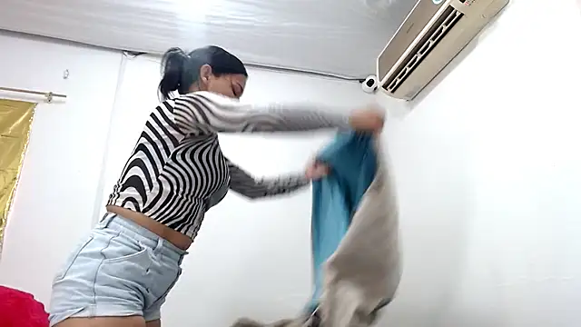 Snapshot of camilavagina24 chatting on 01-18-25, 05:37 camilavagina24 online show from 01-18-25, 05:37