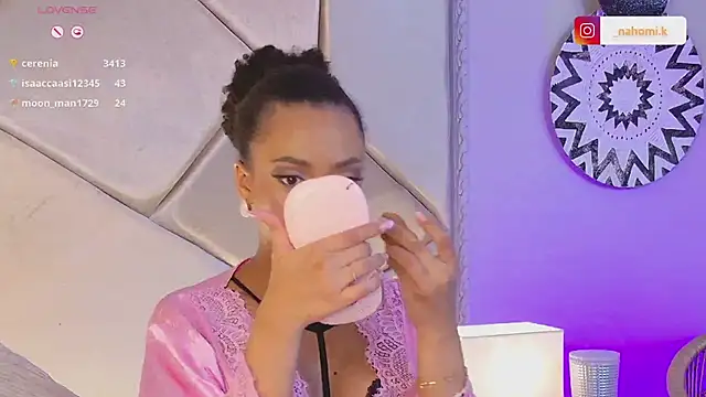 Nahomi King online show from 02-25-25, 01:09