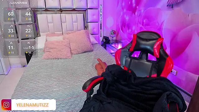 Snapshot of Yelena_mutiz chatting on 10-22-25, 01:22 Yelena mutiz online show from 10-22-25, 01:22