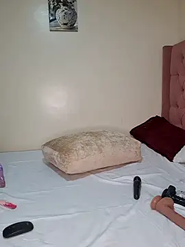 Snapshot of Wendy_smal_- chatting on 01-15-25, 03:00 Wendy smal - online show from 01-15-25, 03:00