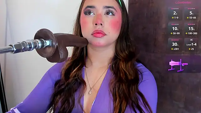 Snapshot of issie_cute chatting on 11-15-25, 01:07 issie cute online show from 11-15-25, 01:07