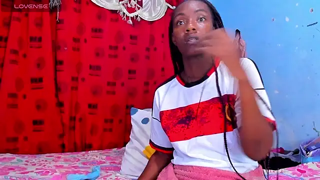 Snapshot of Sandyhamilttoon chatting on 11-15-25, 12:30 Sandyhamilttoon online show from 11-15-25, 12:30