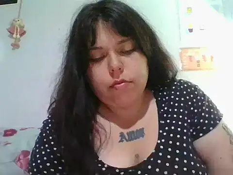 Snapshot of scarletttlove chatting on 04-18-26, 01:09 scarletttlove online show from 04-18-26, 01:09