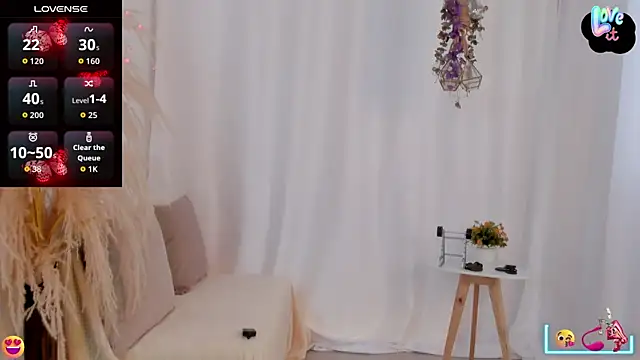 Snapshot of Helena-Fits chatting on 10-16-25, 08:32 Helena-Fits online show from 10-16-25, 08:32