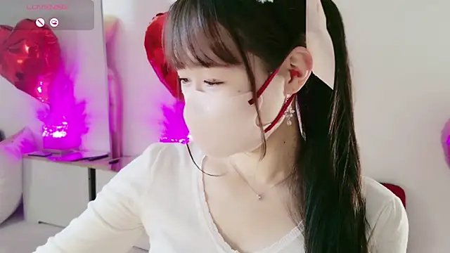 Snapshot of aaanyan chatting on 02-15-25, 04:03 aaanyan online show from 02-15-25, 04:03