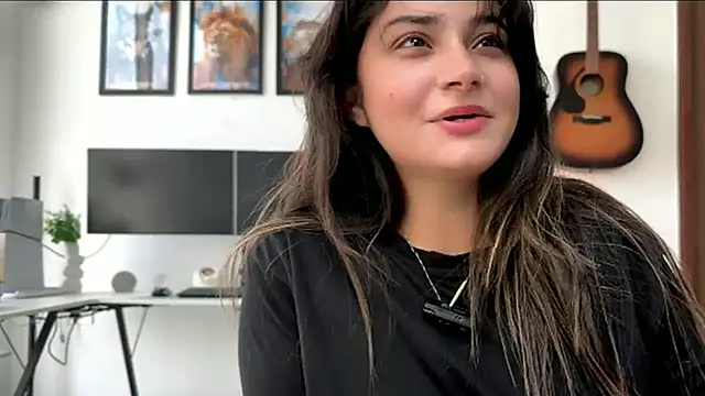 Snapshot of demieliss chatting on 05-17-26, 08:45 demieliss online show from 05-17-26, 08:45