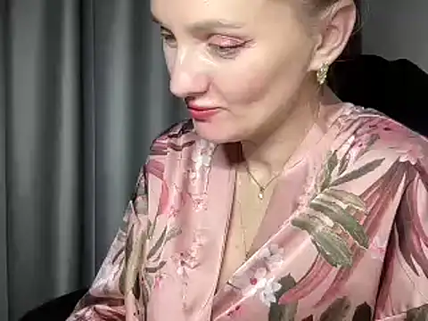 Snapshot of Viola_sweet chatting on 02-03-25, 02:24 Viola sweet online show from 02-03-25, 02:24