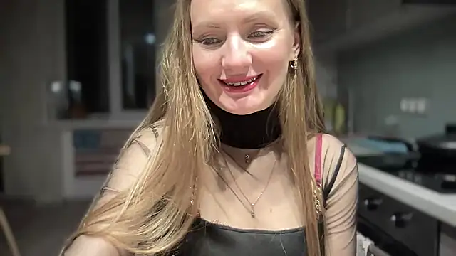 Snapshot of Viola_sweet chatting on 03-05-25, 02:12 Viola sweet online show from 03-05-25, 02:12