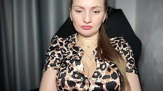 Snapshot of Viola_sweet chatting on 03-19-25, 06:01 Viola sweet online show from 03-19-25, 06:01