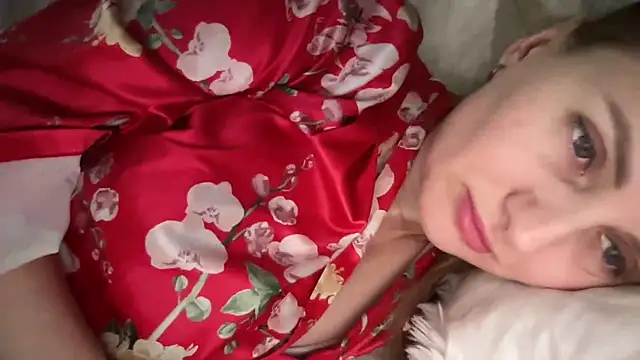 Snapshot of Viola_sweet chatting on 09-21-25, 10:06 Viola sweet online show from 09-21-25, 10:06