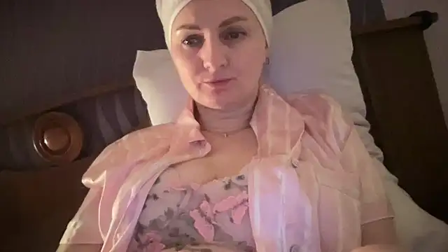 Snapshot of Viola_sweet chatting on 06-21-26, 12:02 Viola sweet online show from 06-21-26, 12:02