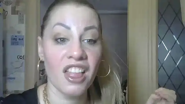 TherestlessKitty online show from 03-17-25, 06:07