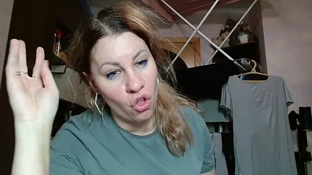 TherestlessKitty online show from 04-09-26, 10:15