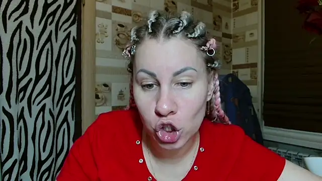 Snapshot of TherestlessKitty chatting on 04-30-26, 10:14 TherestlessKitty online show from 04-30-26, 10:14