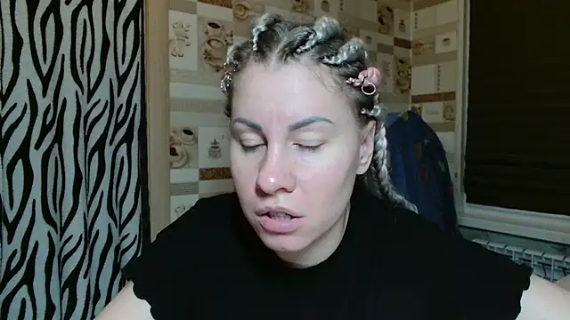 Snapshot of TherestlessKitty chatting on 05-01-26, 10:14 TherestlessKitty online show from 05-01-26, 10:14