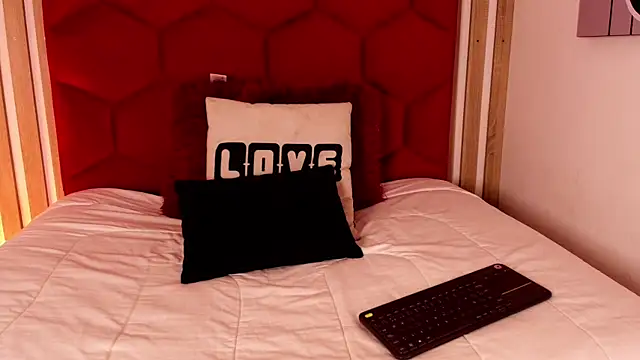 Snapshot of Tayzon_Foxxx chatting on 07-25-26, 08:28 Tayzon Foxxx online show from 07-25-26, 08:28