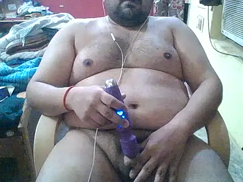 ARYANAVAILABLE online show from 05-18-26, 11:43
