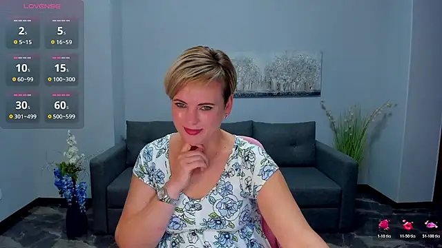 Julia Wilsone online show from 11-16-25, 06:52