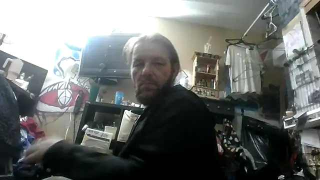 Snapshot of Pay2play1 chatting on 12-21-24, 03:36 Pay2play1 online show from 12-21-24, 03:36