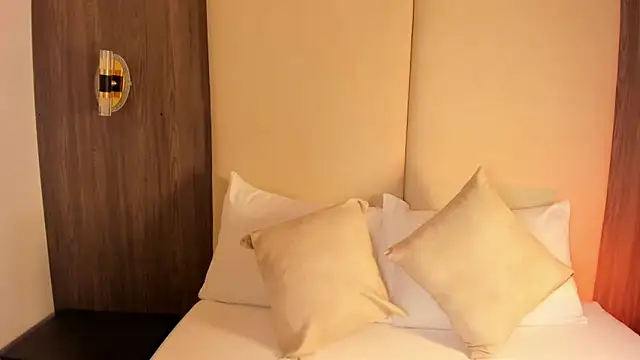 Snapshot of nicky_peyton chatting on 02-25-26, 02:54 nicky peyton online show from 02-25-26, 02:54