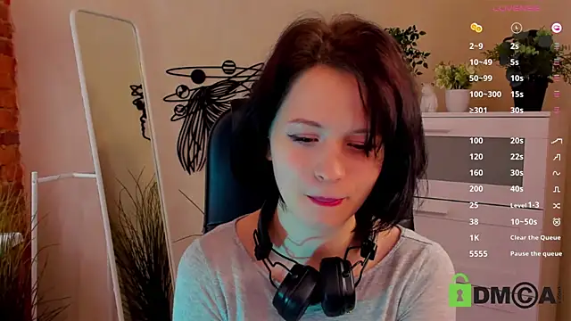 Alina Mills online show from 03-20-25, 10:54