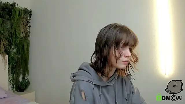 Alina Mills online show from 10-21-25, 09:43