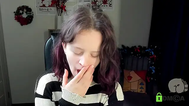 Alina Mills online show from 12-21-25, 08:43