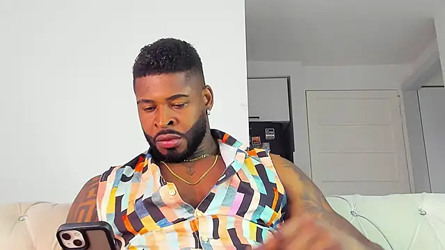 Snapshot of Makonneen chatting on 10-30-25, 09:26 Makonneen online show from 10-30-25, 09:26