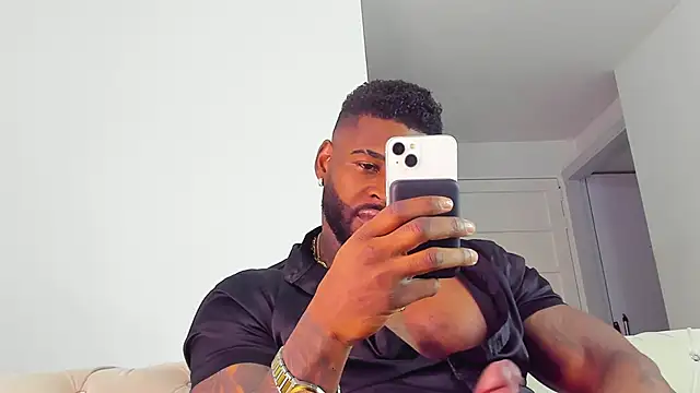 Snapshot of Makonneen chatting on 11-04-25, 04:44 Makonneen online show from 11-04-25, 04:44