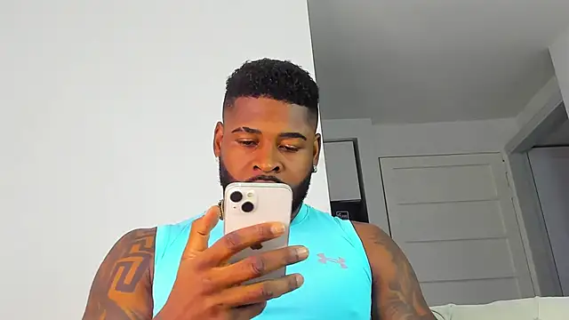 Snapshot of Makonneen chatting on 11-15-25, 02:20 Makonneen online show from 11-15-25, 02:20