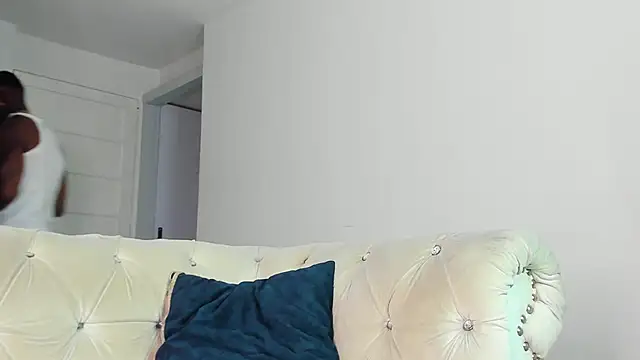 Snapshot of Makonneen chatting on 11-25-25, 12:10 Makonneen online show from 11-25-25, 12:10