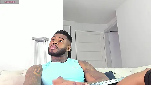 Snapshot of Makonneen chatting on 05-29-26, 11:19 Makonneen online show from 05-29-26, 11:19
