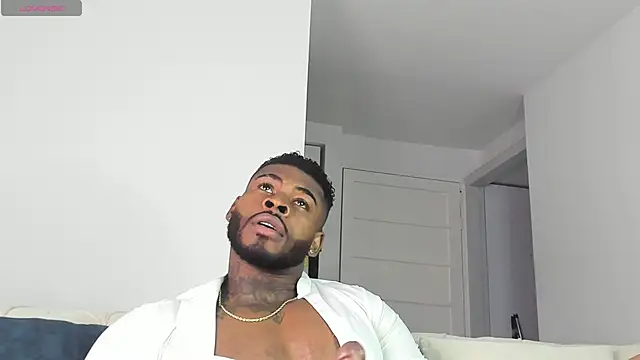 Snapshot of Makonneen chatting on 06-11-26, 02:53 Makonneen online show from 06-11-26, 02:53