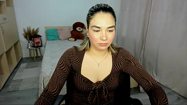 Alexa Dolly12 online show from 02-04-26, 06:08