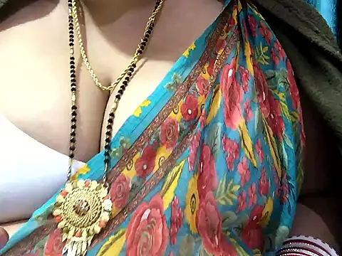 Snapshot of Desi_bhabhiii chatting on 12-03-24, 06:26 Desi bhabhiii online show from 12-03-24, 06:26