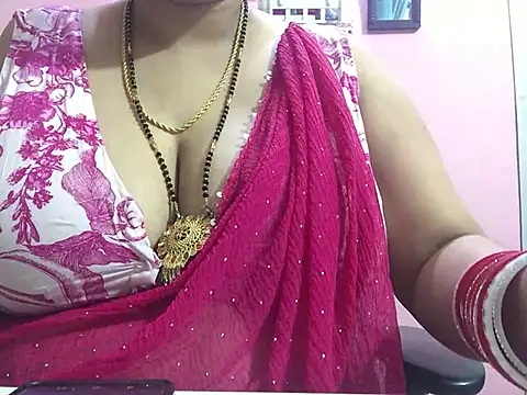 Snapshot of Desi_bhabhiii chatting on 01-15-25, 06:01 Desi bhabhiii online show from 01-15-25, 06:01