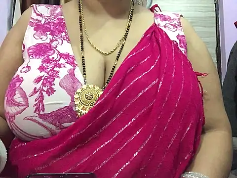 Snapshot of Desi_bhabhiii chatting on 01-21-25, 06:11 Desi bhabhiii online show from 01-21-25, 06:11