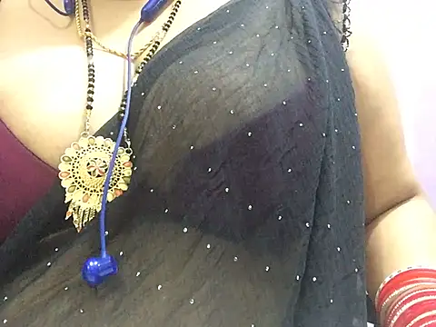 Snapshot of Desi_bhabhiii chatting on 03-04-25, 08:35 Desi bhabhiii online show from 03-04-25, 08:35