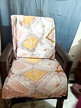 Snapshot of Desi_bhabhiii chatting on 03-15-25, 05:41 Desi bhabhiii online show from 03-15-25, 05:41